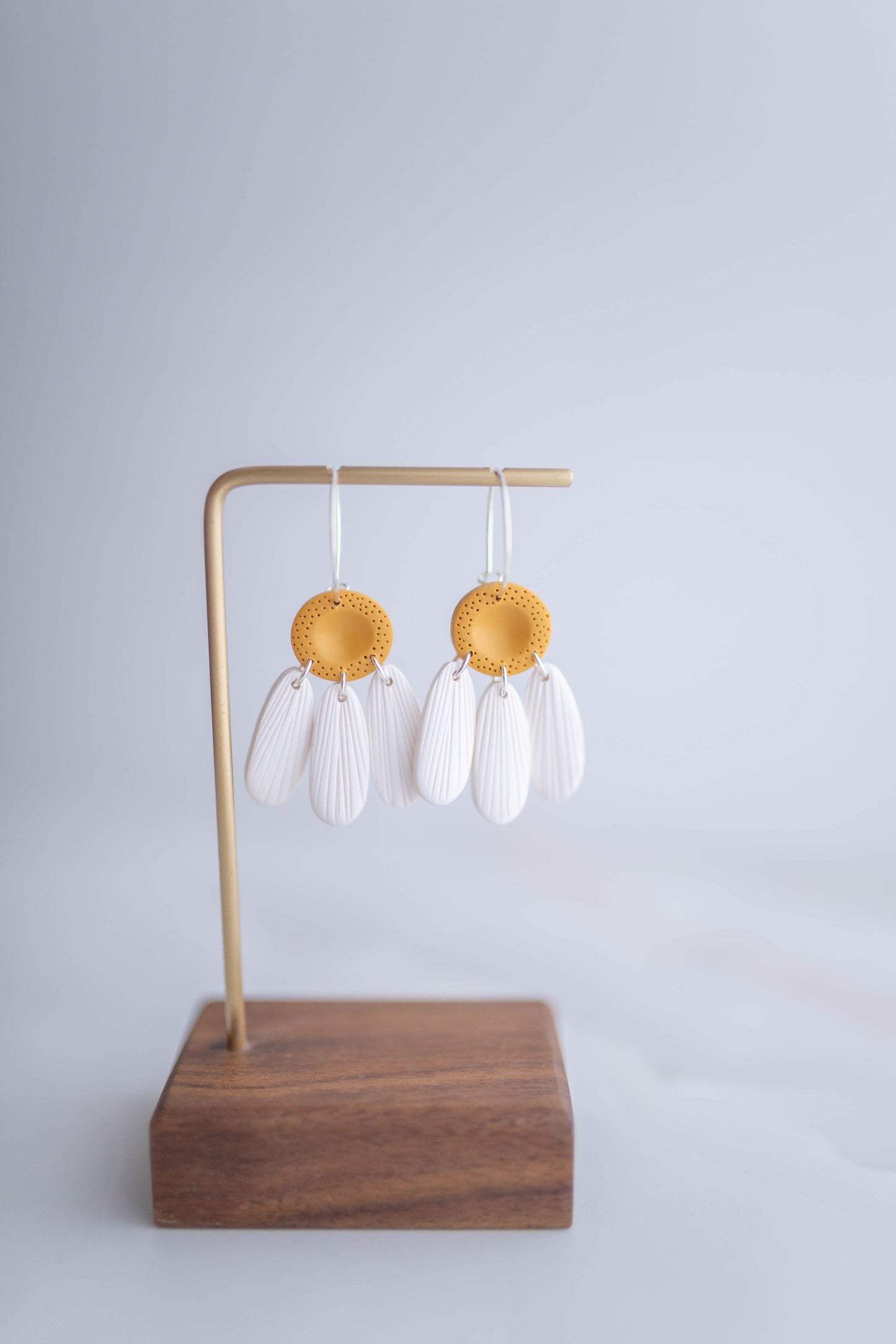 Clay earring | Daisy Hoops | Garden Collection
