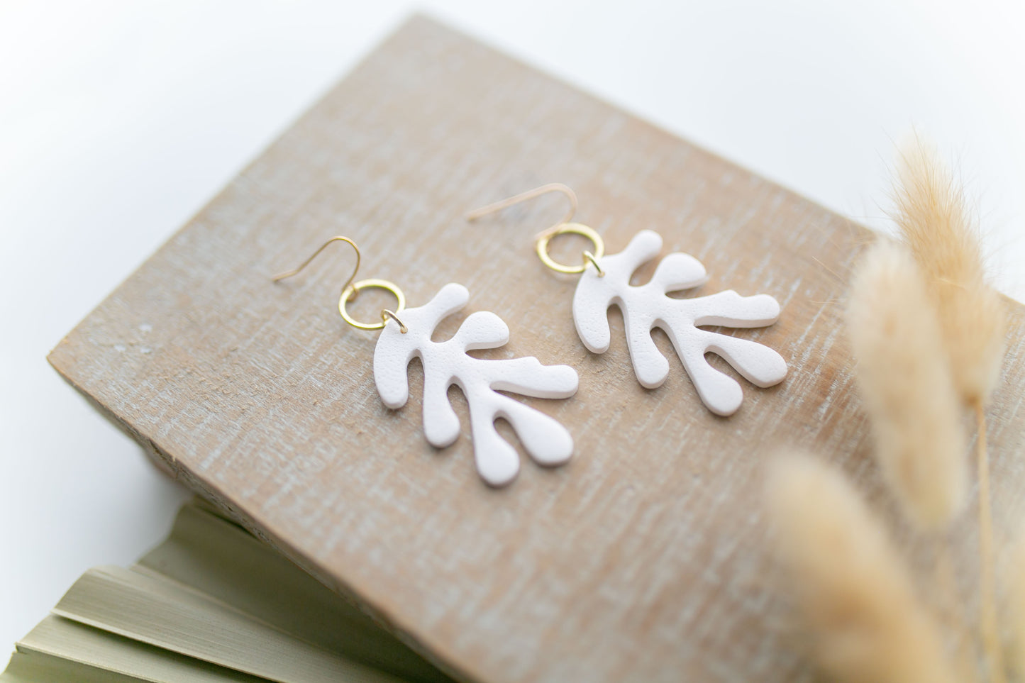 Clay earring | White Coral | Beach Collection