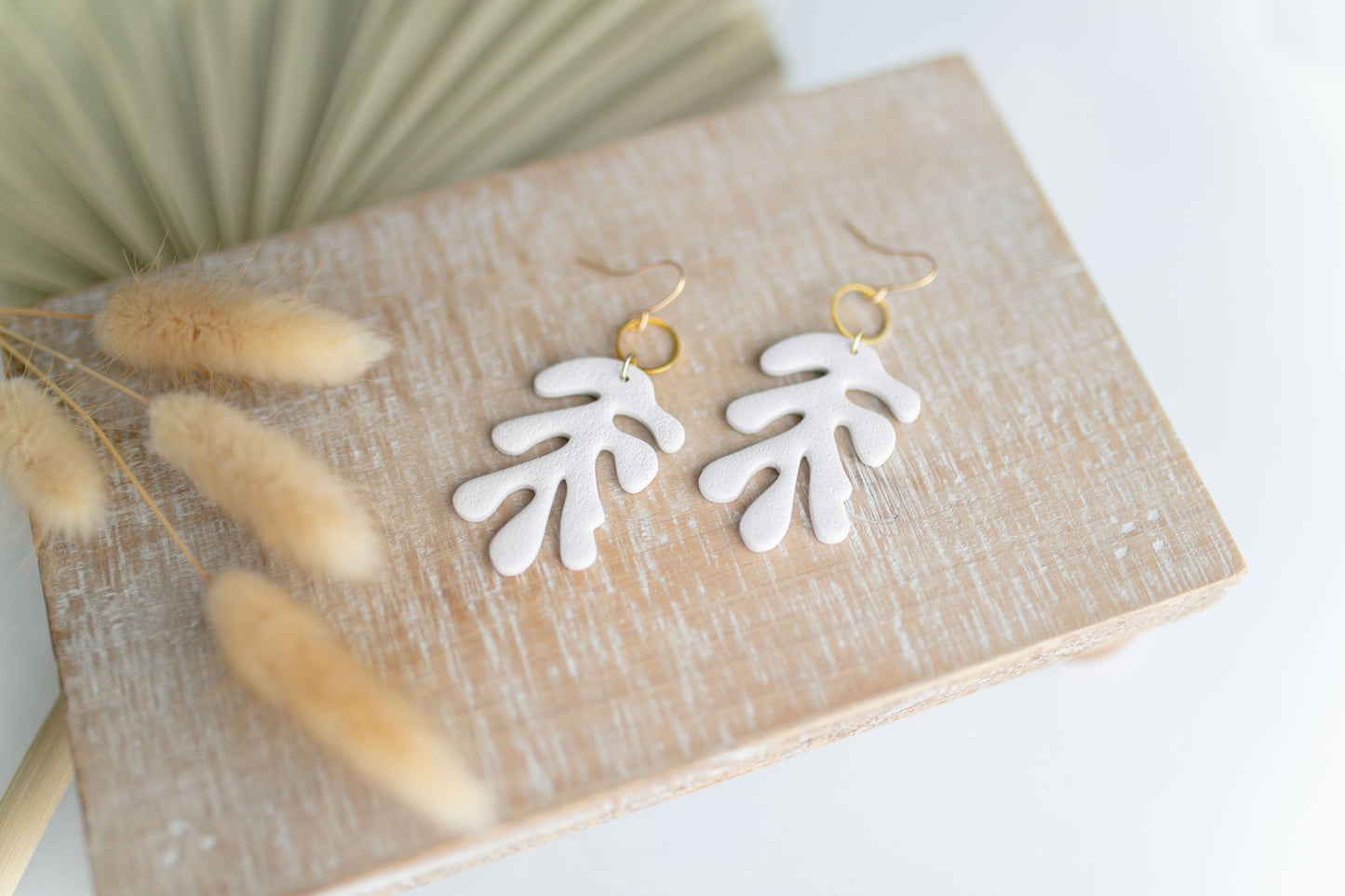 Clay earring | Cream Coral | Beach Collection