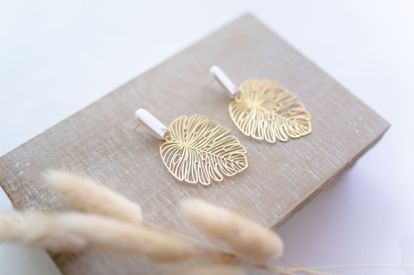 Clay earring | Cream Beachy Leaves | Beach Collection