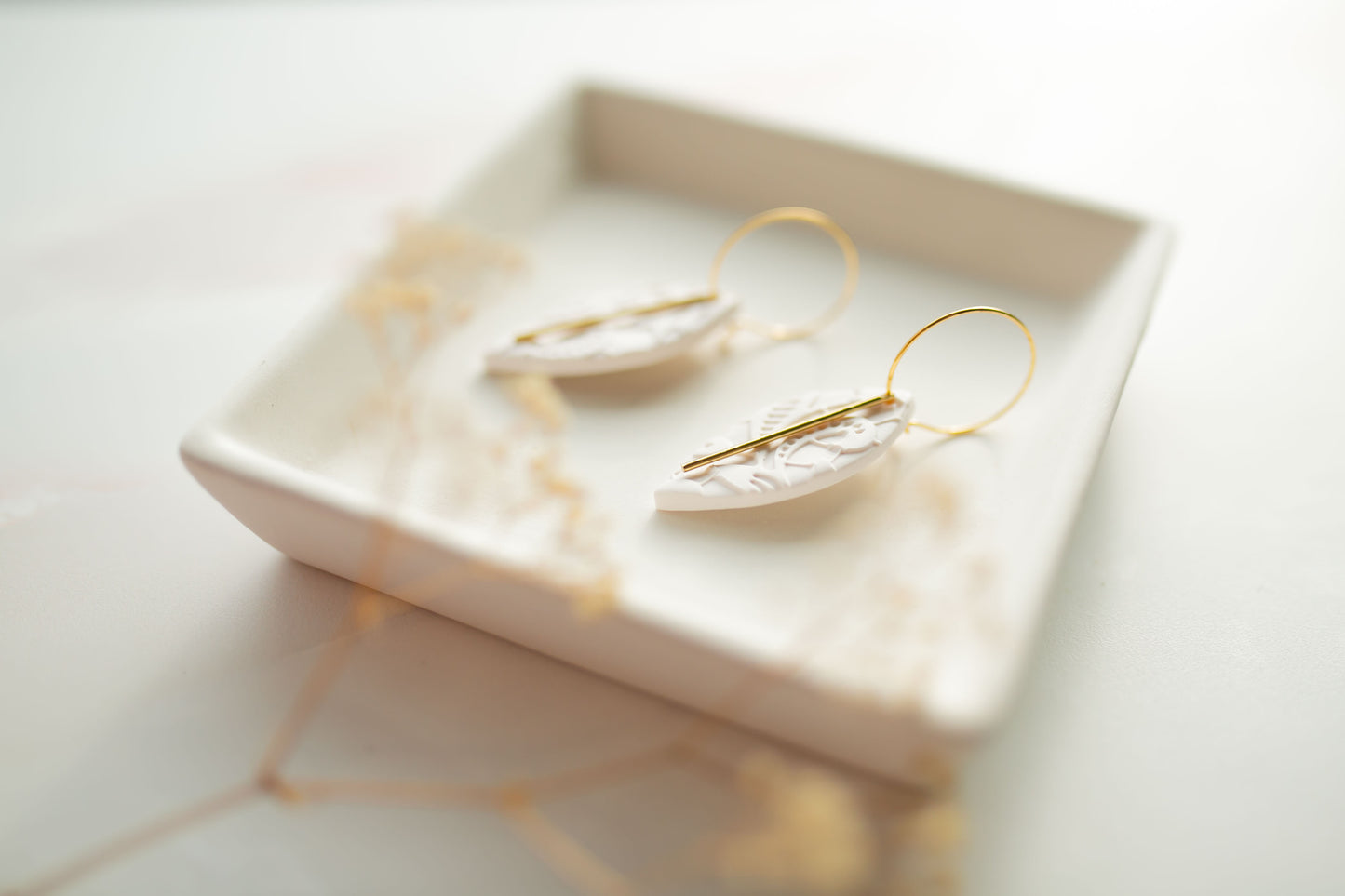 Clay earring | white lace | pink collection