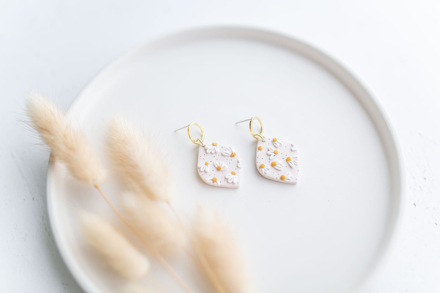 Clay earring | daisy dangles | daisy collection