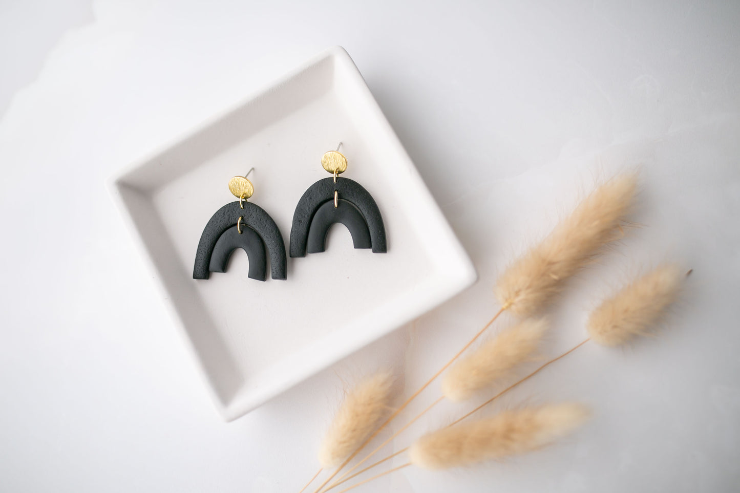 Clay earring | black arches | neutral collection