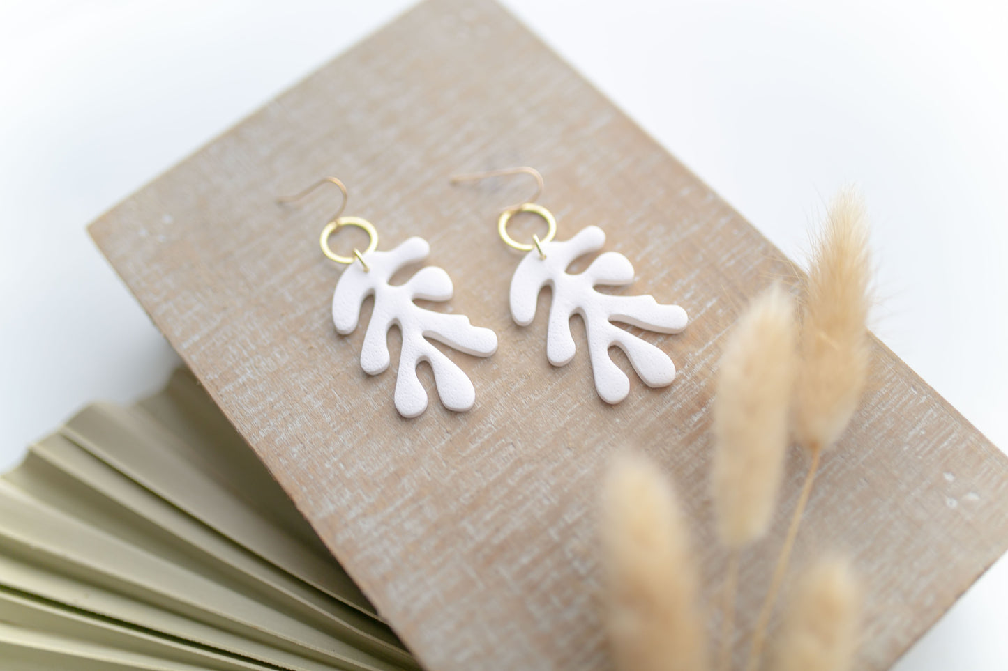 Clay earring | White Coral | Beach Collection