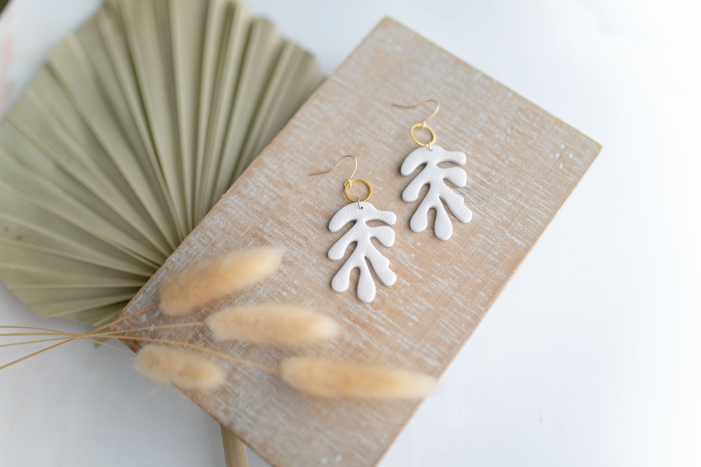 Clay earring | Cream Coral | Beach Collection