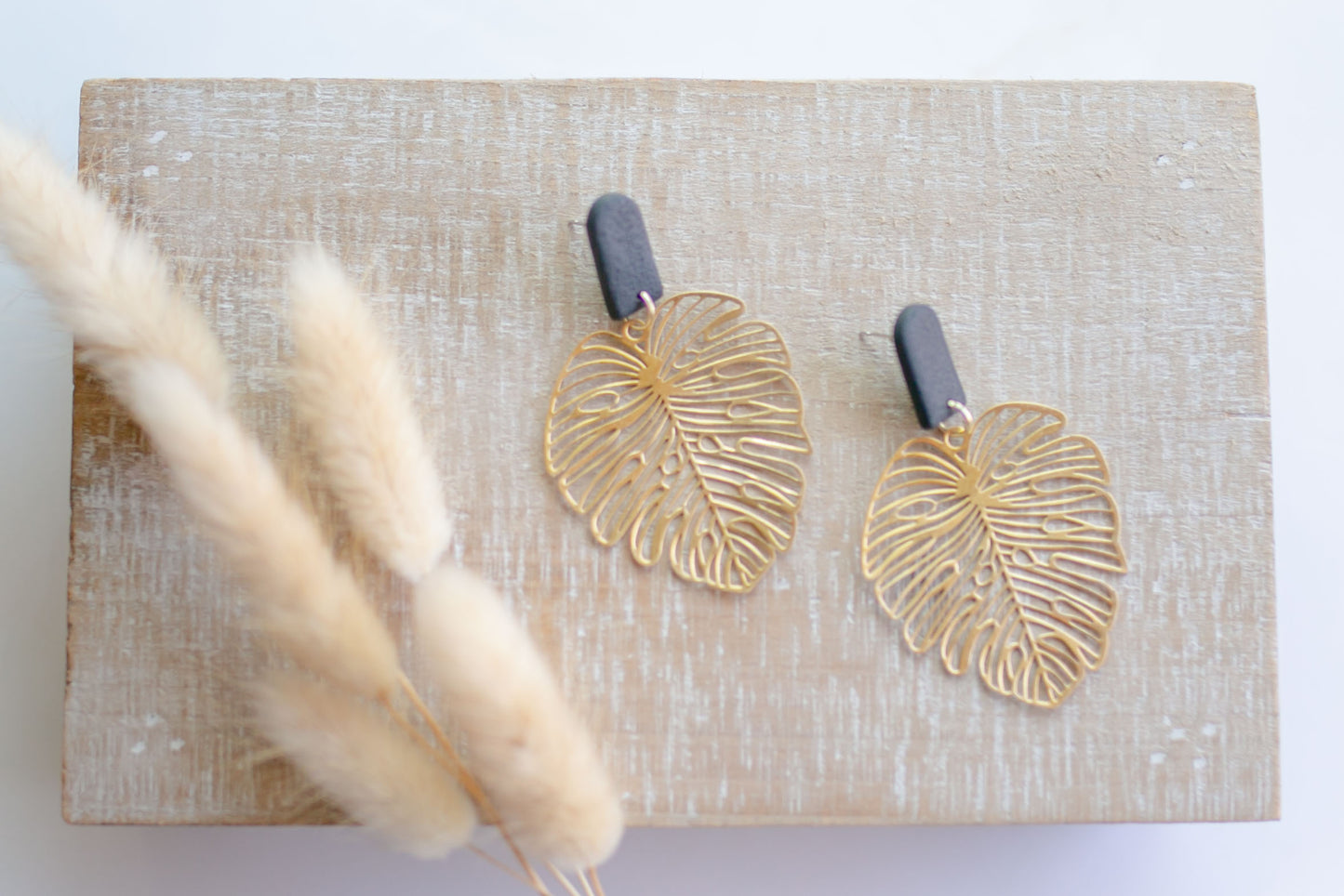 Clay earring | Black Beachy Leaves | Beach Collection