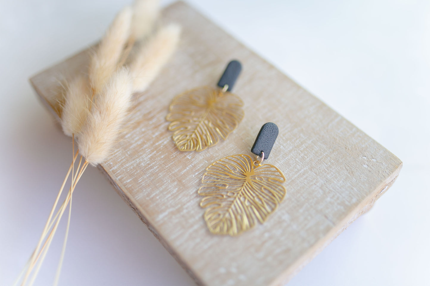 Clay earring | Black Beachy Leaves | Beach Collection