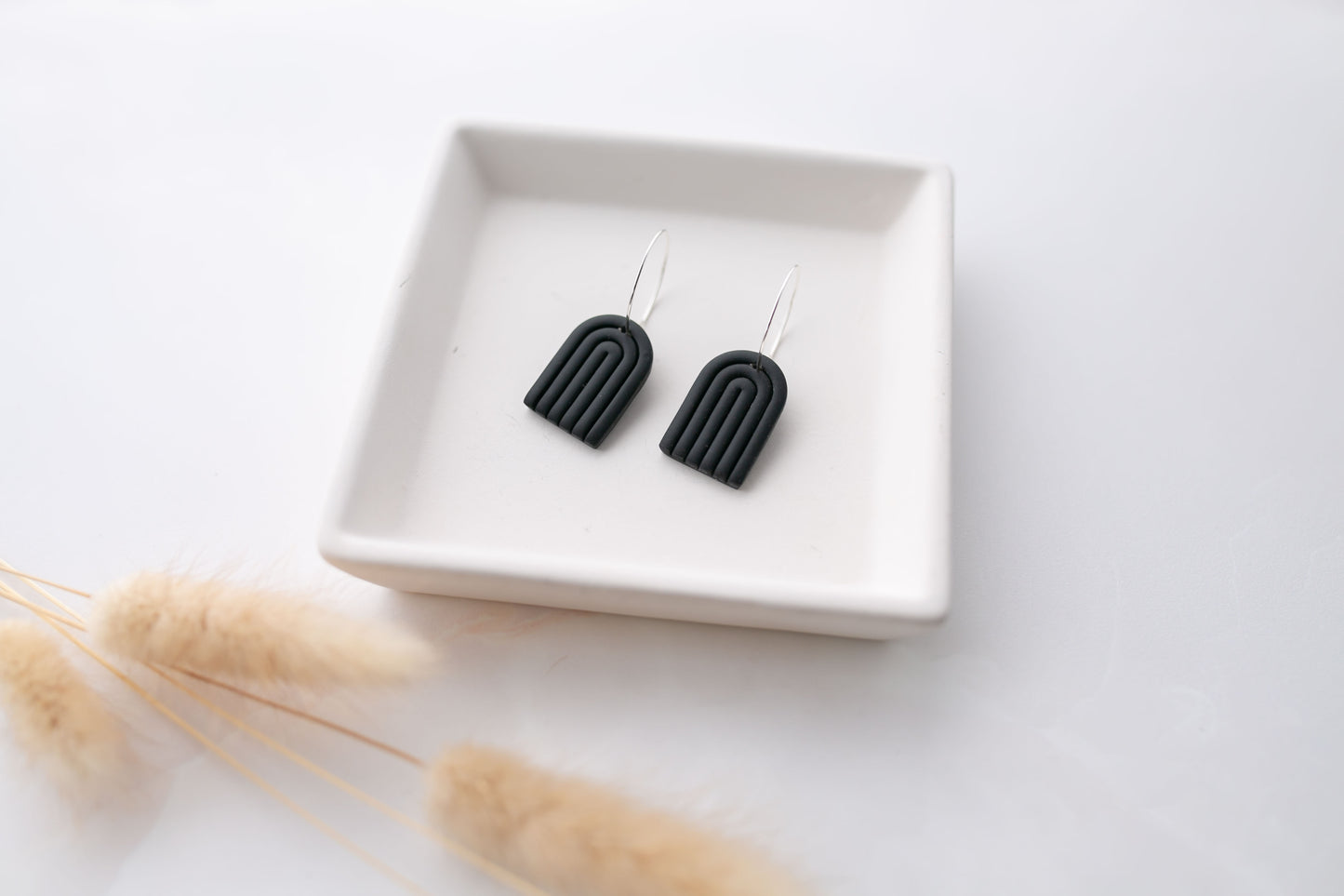 Clay earring | black mini arches | neutral collection