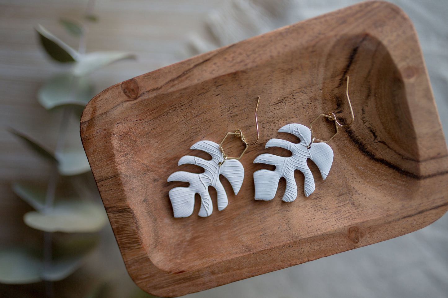 Clay earrings | white monstera