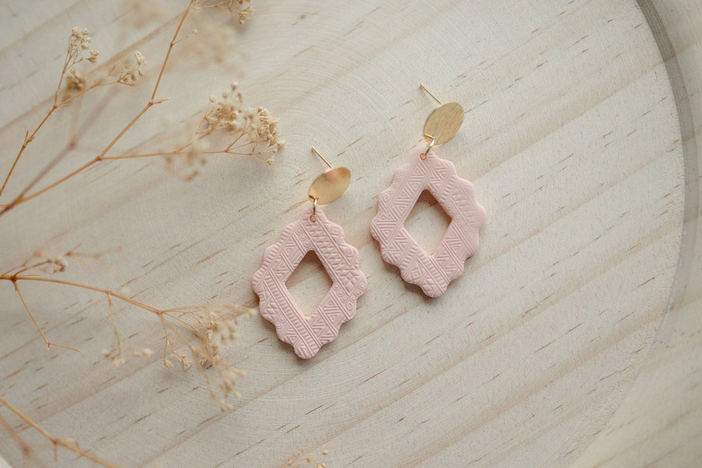 Clay earrings | light pink aztec