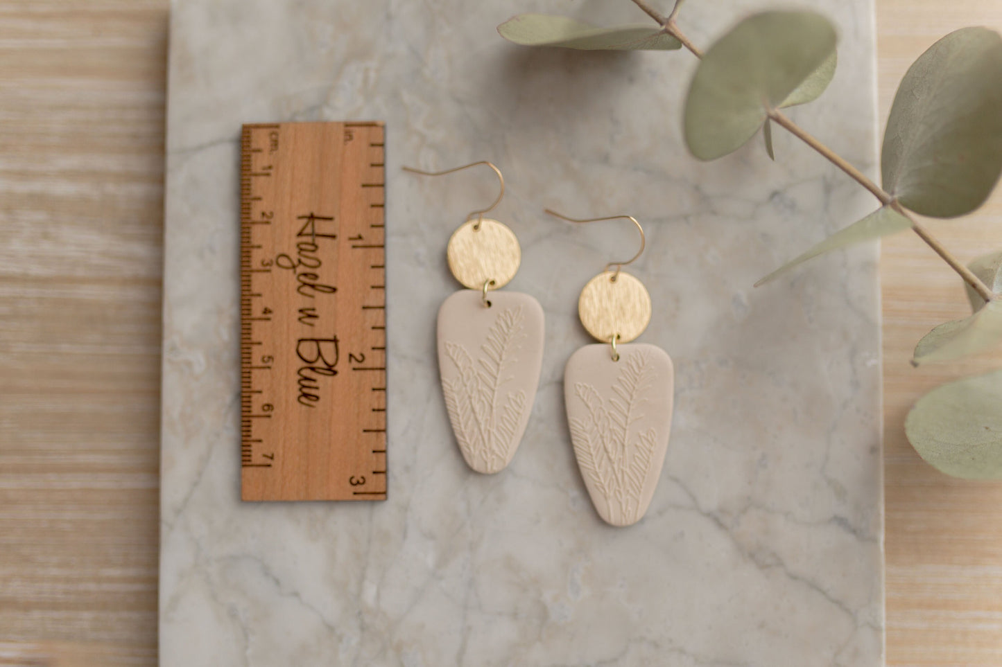 Clay earrings | Beige botanical