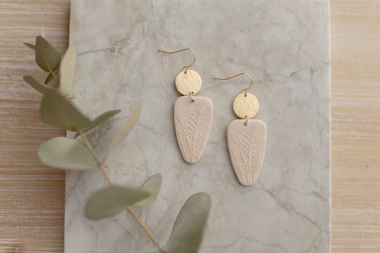 Clay earrings | Beige botanical