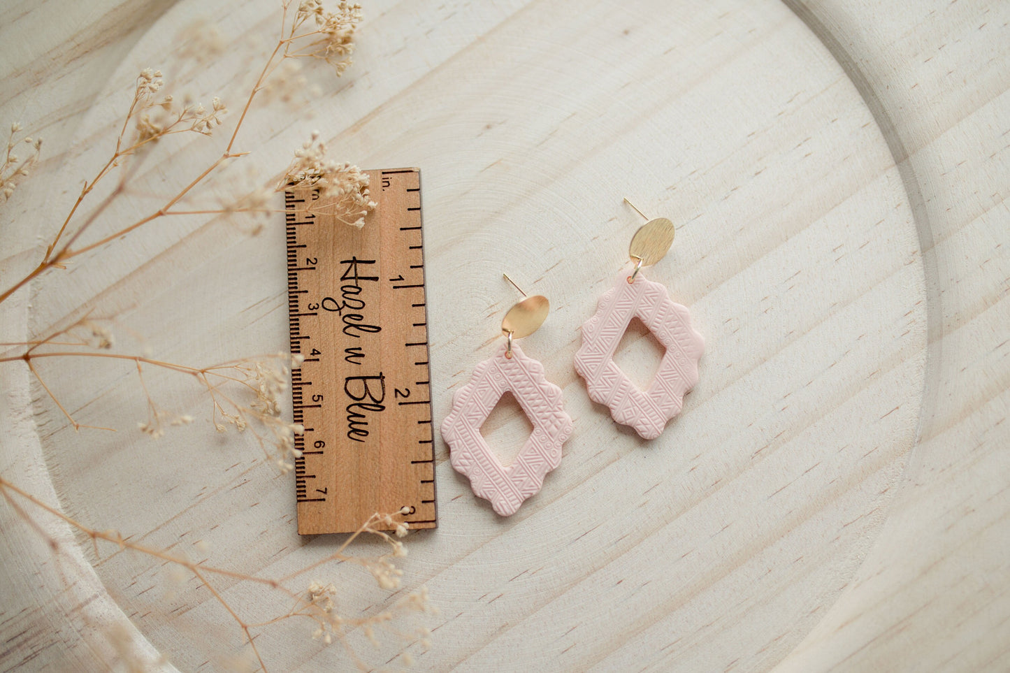 Clay earrings | light pink aztec