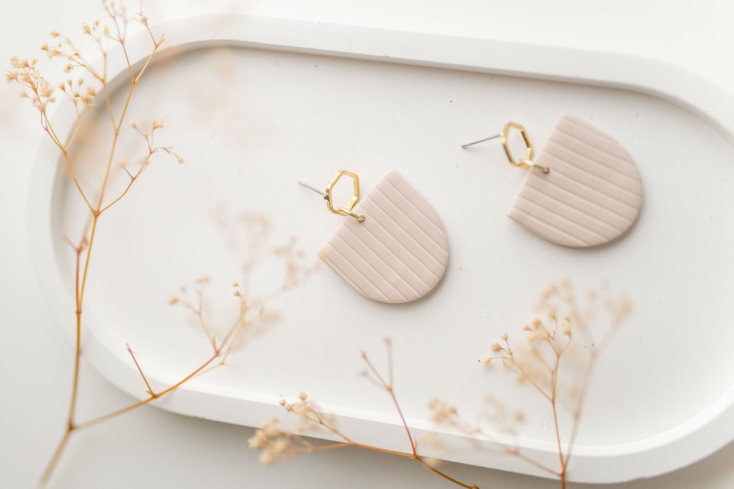 Clay earring | beige