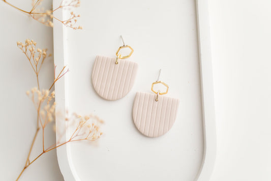 Clay earring | beige