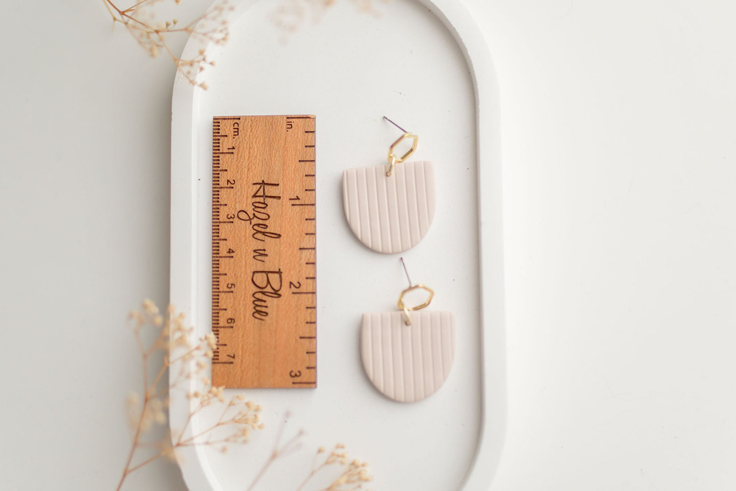 Clay earring | beige